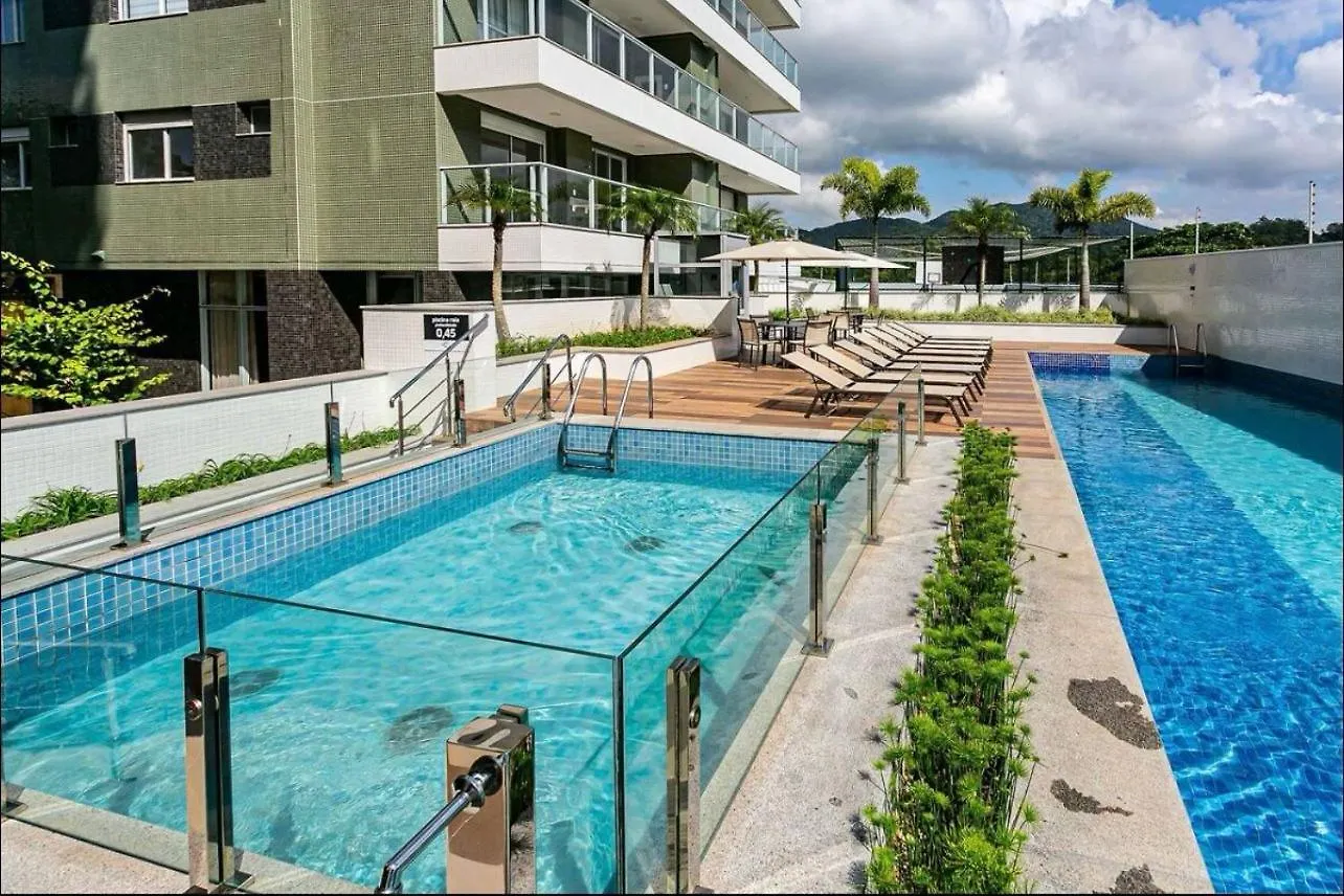 Apart Moderno Com Piscina Itajaí